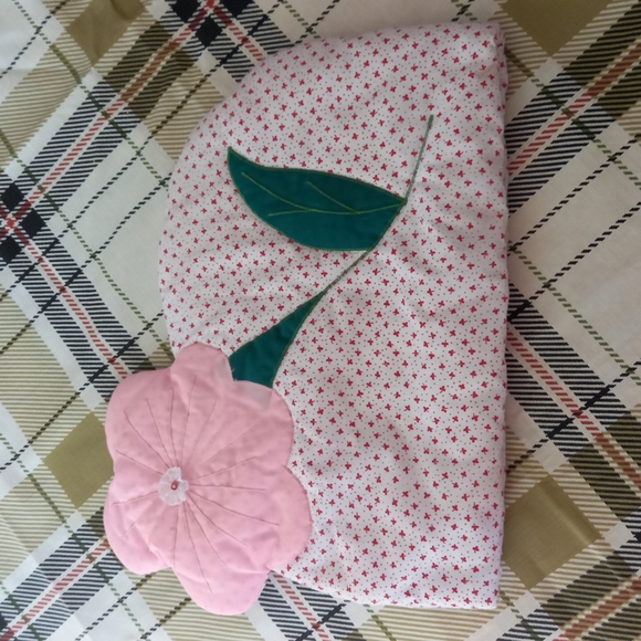 Tea pot cozy with flower design - Picture 1 of 6